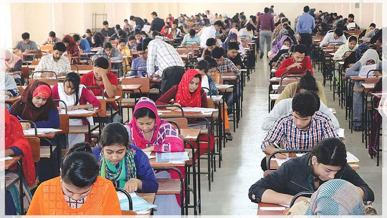 ৪৭তম বিসিএস প্রিলিমিনারি পরীক্ষার প্রশ্নপত্র ও পরীক্ষাকেন্দ্রের চিত্র